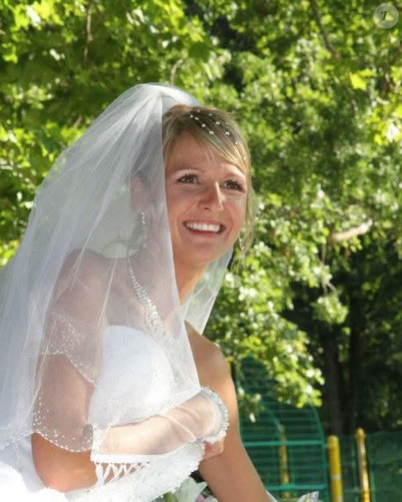 Elle a partagé des images de sa première union, sur Instagram
Ambre Dol de "Familles nombreuses" dévoile des photos de son premier mariage