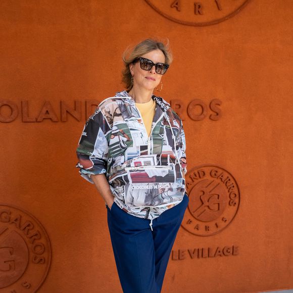 Mais heureusement, "plus de peur que de mal", pour la comédienne de 58 ans. Karin Viard a en effet diffusé le lendemain, lundi 16 décembre 2024, une photo où elle affiche un large sourire, au festival.

Karin Viard lors de la première journée de Roland-Garros 2024, tournoi de tennis ATP et WTA du Grand Chelem, le 26 mai 2024 au stade Roland-Garros à Paris, France.