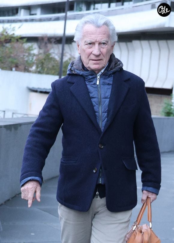 William Leymergie arrive aux studios de Europe 1 à Paris le 19 novembre 2025.

© Agence / Bestimage