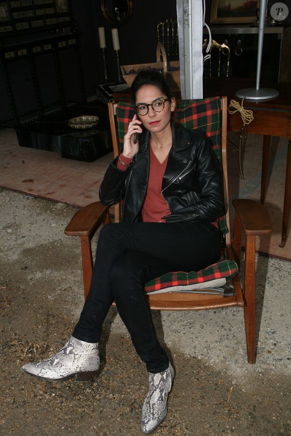 Il s'agit de Caroline Pons 

Exclusif - Caroline Pons - 99ème édittion de la 'Foire de Chatou' sur les antiquités et Brocante à Chatou le 29 septembre 2019. © JLPPA/Bestimage
