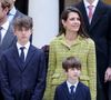 Charlotte Casiraghi est maman de deux garçons.

Pierre Casiraghi, Charlotte Casiraghi et ses enfants Raphaël Elmaleh, Balthazar Rassam - La famille princière monégasque dans la cour d'honneur du palais lors de la fête nationale à Monaco. © Dominique Jacovides - Bruno Bebert / Bestimage