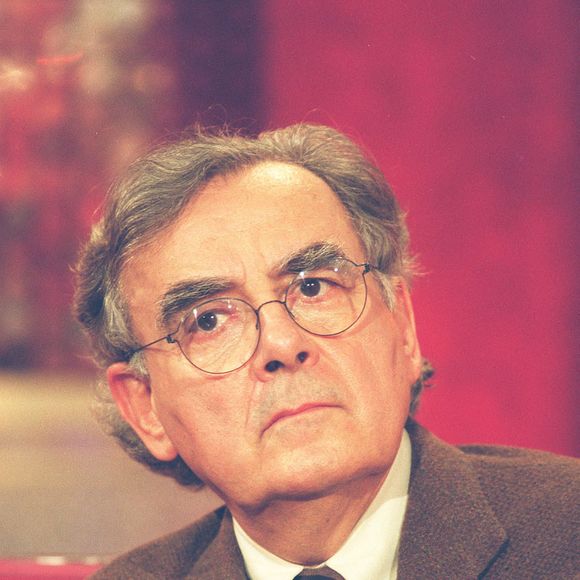 En passant, elle donne des détails sur les dernières années de vie du présentateur d'Apostrophes...


Bernard Pivot. Photo par Max Colin/ABACAPRESS.COM