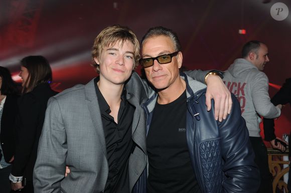 Nicholas Van Varenberg a été condamné à une amende de 2.800 euros par la justice belge

Jean Claude Van Damme et son fils Nicholas - Radio FG fete ses 20 ans au Grand Palais a Paris le 5 Avril 2012. 
Crédit : JEAN BLANC / BESTIMAGE