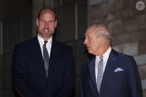 Le Prince de Galles et le Roi Charles III arrivent pour l'événement Countdown to Cop30, organisé conjointement par le Natural History Museum et le gouvernement britannique au London Museum, réunissant les acteurs du changement qui s'attaquent au changement climatique et à la perte de la nature avant le Sommet de la Cop30 à Belem, Brésil, en novembre, à Londres, Royaume-Uni, le 9 octobre 2025. Photo par Aaron Chown/PA Wire/ABACAPRESS.COM