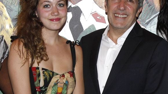 Alain Chabat : Sa fille Louise évoque sa mère qui a passé 15 ans avec l'acteur et dont il n'existe aucune photo