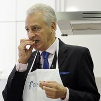 "Pas un régime sévère mais…" : Perdre 3 kilos sans se priver pendant le Ramadan, c'est possible selon le docteur Pierre Dukan