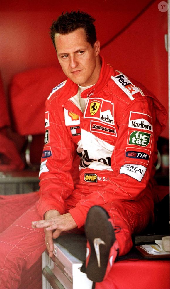 Michael Schumacher en pleine réflexion lors des qualifications du Grand Prix de Monaco. Photo par Steve Mitchell/Pa Photos/Abaca