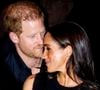 La rupture avec la Firme a eu lieu en 2020 et depuis les relations entre le couple et la couronne britannique n'ont jamais été aussi catastrophiques…
Le prince Harry et Meghan Markle assistent à la finale de basket en fauteuil roulant lors des Invictus Games 2023 à Dusseldorf le 13 septembre 2023. Dana Press / Bestimage