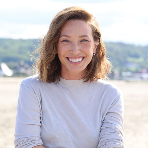 Face à la menace, elle a pris les commandes d'un bateau pour aller chercher ses proches et les mettre à l'abri.

Laura Smet - Photocall du jury sur la plage lors de la 52ème édition du Festival du Cinéma Américain de Deauville le 10 septembre 2026. © Denis Guignebourg / Bestimage