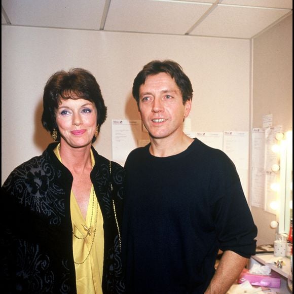 Son mari Bernard Giraudeau avait acheté une maison à Châtelus-Malvaleix il y a plusieurs décennies.

Archives - Anny Duperey avec Bernard Giraudeau dans l 'Aide Mémoire.
RINDOFF-CASTEL / BESTIMAGE