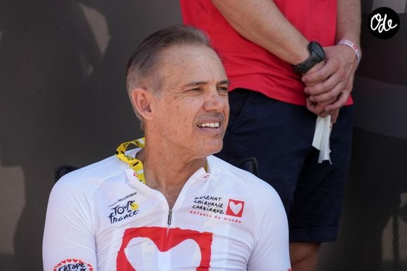 Paul Belmondo - Les célébrités lors de “L'Etape du Coeur” de l’association Mécénat Chirurgie Cardiaque lors de la 12ème étape de la 113ème édition du Tour de France entre Nevers et Chalon-sur-Saône, France, le 16 juillet 2026.  © Anne-Sophie Guebey/Bestimage