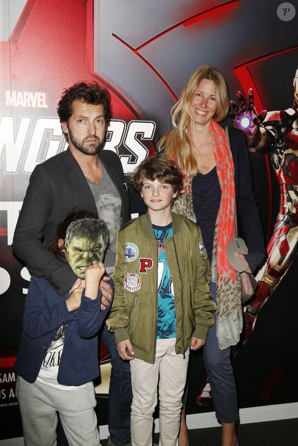 Frédéric Diefenthal avec son fils Gabriel (qu'il a eu avec Gwendoline Hamon dont il est séparé) et sa compagne - Vernissage de l'exposition"Marvel Avengers S.T.A.T.I.O.N." à La Défense le 3 mai 2016. © Christophe Aubert via Bestimage