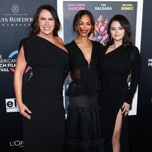 Le film va-t-il remporter de nouvelles récompenses ? Réponse le 2 mars prochain 
Karla Sofia Gascon, Zoe Saldana, Selena Gomez - Première du film "Emilia Perez" lors de la soirée d'ouverture du Festival du Film "The American French Film Festival" à Los Angeles. Le 29 octobre 2024