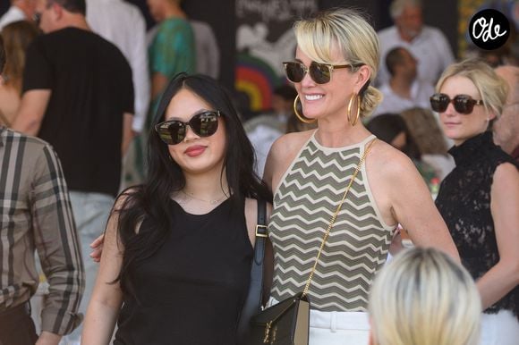 Une parenthèse bienvenue après une année marquée par l’incendie de sa villa de Pacific Palisades et la vente de La Savannah, la dernière maison de Johnny.

Læticia Hallyday et sa fille Joy Hallyday assistent au Paris Eiffel Jumping 2023, le 25 juin 2023 à Paris, en France. Photo : Laurent Zabulon/ABACAPRESS.COM