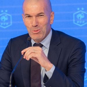 Zinédine Zidane va vivre son premier rassemblement avec les Bleus après avoir succédé à Didier Deschamps au poste de sélectionneur.

L'ancien international français de football Zinedine Zidane lors d'une conférence de presse organisée pour le présenter comme nouveau sélectionneur de l'équipe de France de football au siège de la Fédération française de football (FFF) à Paris Photo d'Alexis Jumeau/ABACAPRESS.COM