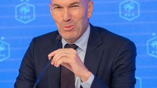 "Pas besoin d'en faire des caisses" : Zinédine Zidane supprime un rituel emblématique de l’ère Didier Deschamps pour ses débuts avec les Bleus