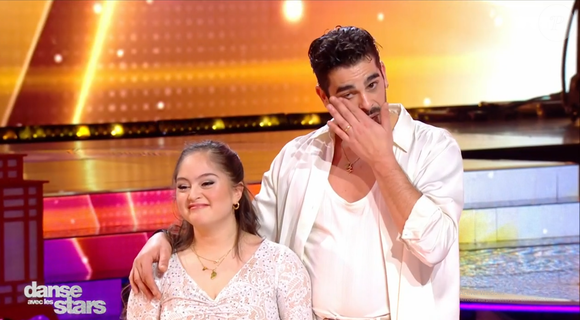"C'est vachement dur", se plaignent les internautes, après la belle prestation de Mayane, qui a obtenu deux "6"

Ces notes dans "Danse avec les stars" font parler ! Capture d'écran TF1