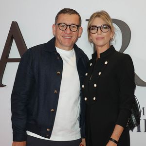 Une rare apparition qui confirme le parfait bonheur du couple.

Dany Boon et sa compagne Clara Vello au photocall de la première du film "Karma" au cinéma Pathé Palace à Paris le 13 octobre 2026. 

© Coadic Guirec / Bestimage