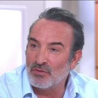 Eprise de Jean Dujardin depuis des années, cette célèbre chanteuse lui ouvre son cœur en direct, l'acteur perd ses moyens