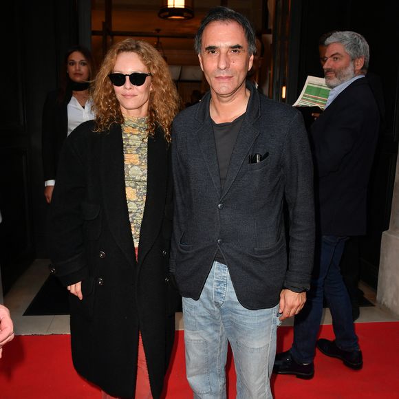 Vanessa Paradis et son mari Samuel Benchetrit lors de l'anniversaire (trois ans) de l'hôtel Les Jardins du Faubourg à Paris le 9 juin 2022. © Veeren / Bestimage