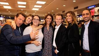 "Je vais accoucher, excusez-moi !" : Une animatrice et chroniqueuse radio annonce son départ en direct