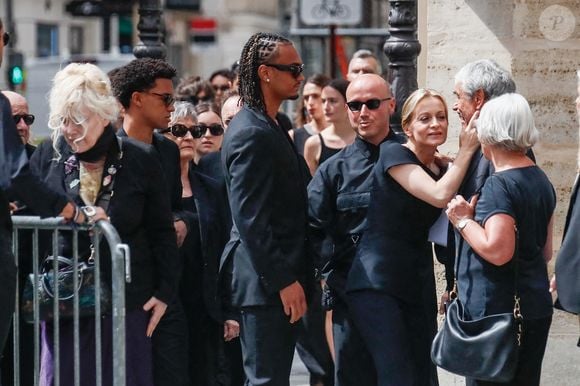 Armande Altaï, Audrey Crespo-Mara et ses fils Sekou et Lamine - Arrivées aux obsèques de Thierry Ardisson en l’église Saint-Roch de Paris, France, le 17 juillet 2025. © Clovis-Jacovides/Bestimage