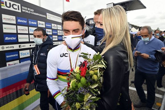Julian Alaphilippe et Marion Rousse, lors du Men Elite Road Race en Italie, le 27 septembre 2020. © Vincent Kalut / Panoramic / Bestimage