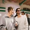 Pierre Niney sort de son isolement et retrouve Adèle Exarchopoulos, en jogging oversize, au défilé Lacoste