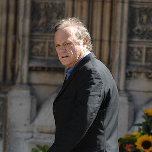 Laurent Cabrol arrive à la messe d'enterrement du présentateur de télévision Jacques Martin qui s'est tenue à la cathédrale Saint-Jean de Lyon, France, le 20 septembre 2007. Photo by Bernard-Dargent-Khayat-Nebinger/ABACAPRESS.COM