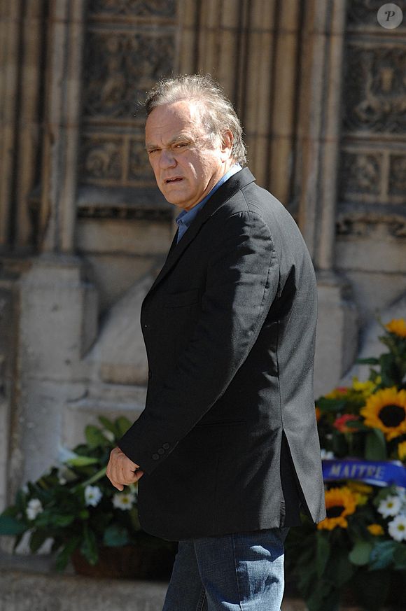 Laurent Cabrol arrive à la messe d'enterrement du présentateur de télévision Jacques Martin qui s'est tenue à la cathédrale Saint-Jean de Lyon, France, le 20 septembre 2007. Photo by Bernard-Dargent-Khayat-Nebinger/ABACAPRESS.COM