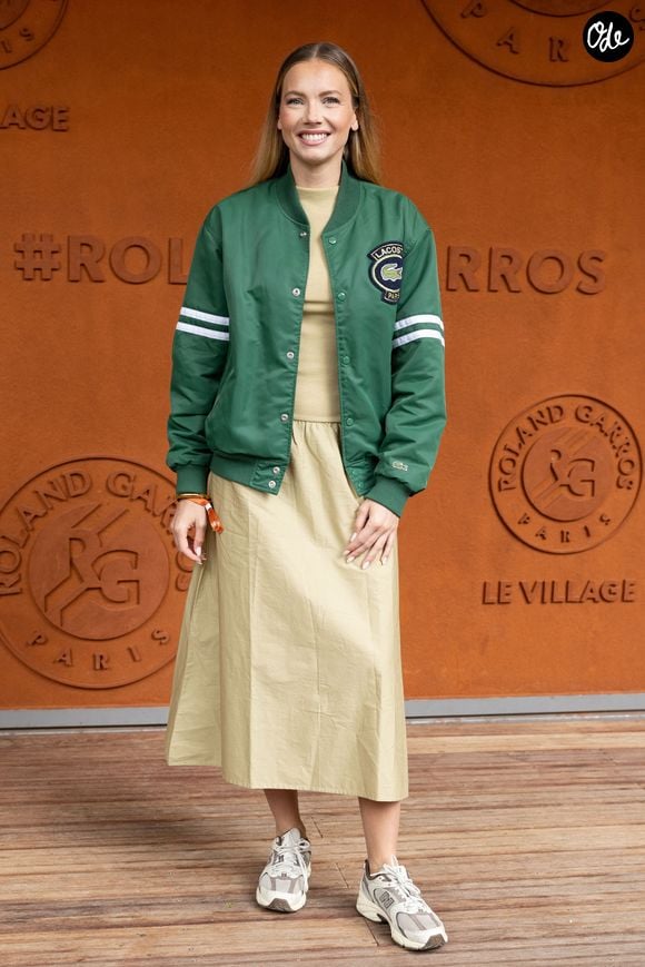 Amandine Petit (Miss France 2021) au photocall du village lors des Internationaux de France de Tennis de Roland Garros 2026, à Paris, France, le 5 juin 2026. © Jacovides-Moreau/Bestimage
