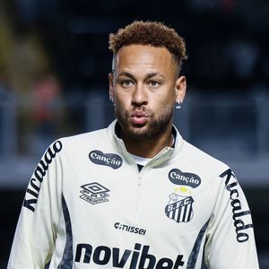 SANTOS, BRÉSIL - 10 MAI : Neymar, joueur de Santos, lors du match du Brasileirao 2026 opposant Santos à Bragantino au stade Vila Belmiro, le 10 mai 2026 à Santos, au Brésil.