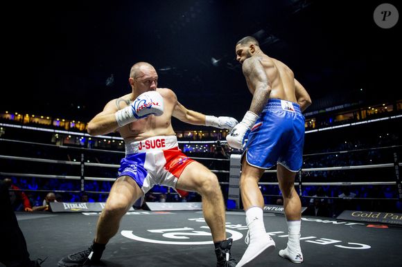 Tony Yoka / Johann Duhaupas ( poids Lourds ) - Tony Yoka remporte son combat de boxe contre Johann Duhaupas dans la catégorie poids lourds dès le premier round à Paris La Défense Arena le 25 septembre 2020.
© JB Autissier / Panoramic / Bestimage