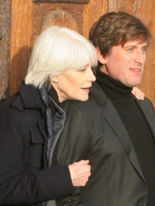 "Ça a été l'une des premières envahisseuses" : Thomas Dutronc a une histoire spéciale avec la Corse où il habite, grâce à sa maman Françoise Hardy