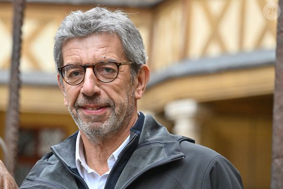 Michel Cymes lors de la vente aux enchères des vins des Hospices de Beaune à Beaune, France. Photo par Julien Reynaud/APS-Medias/ABACAPRESS.COM