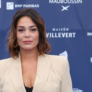 Dans cette fiction, elle incarne une mère de famille qui a fait le choix de s'installer au vert dans un petit village.
Lola Dewaere - Arrivées sur le tapis bleu de la 16ème édition du festival du film francophone de Angoulême le 26 août 2023.
© Coadic Guirec / Bestimage