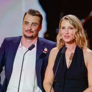Pierre Lottin et Alexandra Lamy lors de la 51ème cérémonie des César à l'Olympia à Paris, le 26 février 2025 

Photo : Borde-Jacovides / Bestimage