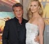L'envoûtante égérie Dior s'est bien affichée sur tapis rouge auprès de compagnons, comme Sean Penn qui a partagé un bout de son existence...

Sean Penn et Charlize Theron lors de la première de "Mad Max : Fury Road" au TCL Chinese Theatre, le 7 mai 2015 à Hollywood, en Californie. Photo de Scott Kirkland/PictureGroup/Abaca
