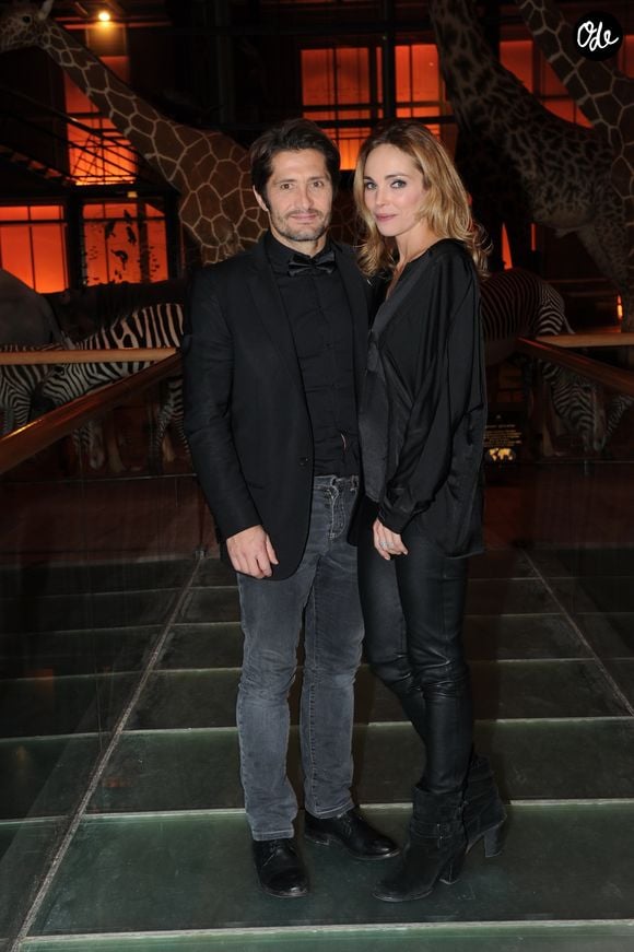 Originaire du Pays Basque, l'ex-footballeur est très attaché à ses racines et à la pratique du surf.

Bixente Lizarazu et Claire Keim lors de la soirée GQ au musée d'histoire naturelle à Paris, le 20 novembre 2013

 © RACHID BELLAK / BESTIMAGE