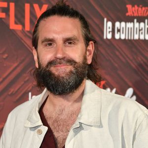 Léo et Grégoire se sont alors très vite rencontrés autour du petit James,

Grégoire Ludig - Photocall de la série Netflix "Astérix et Obélix: le combat des chefs" au Cirque d'Hiver Bouglione à Paris le 29 avril 2025. © Veeren/Bestimage