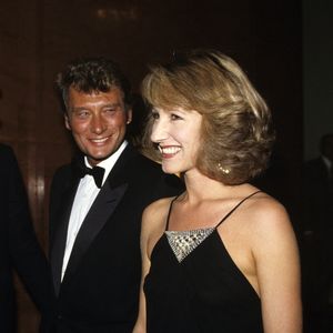Et l'actrice rencontrera ensuite Johnny Hallyday.

Archives : Johnny Hallyday et Nathalie Baye au festival de Cannes en 1984 © Michel Croizard via Bestimage