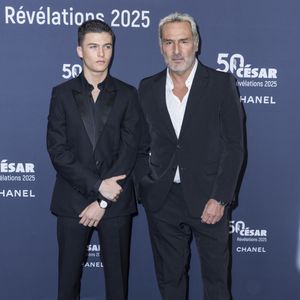 Malik Frikah et Gilles Lellouche (montre Audemars Piguet)  - Photocall de la soirée "Cesar Révélations 2025" au Trianon à Paris le 20 janvier 2025.

© Olivier Borde / Bestimage