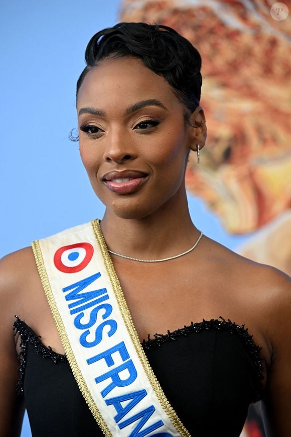 Angélique Angarni-Filopon (Miss France 2025) durant la cérémonie de clôture de la 64ème édition du Festival de télévision de Monte-Carlo au Grimaldi forum à Monaco, le 17 juin 2025. © Bruno Bebert / Bestimage