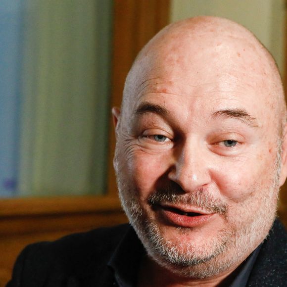 Suspendu de l'antenne après une enquête pour viol, Sébastien Cauet réclame en justice son retour sur NRJ au tribunal de commerce de Paris, France, le 18 mars 2024.  © Christiophe Clovis/Bestimage