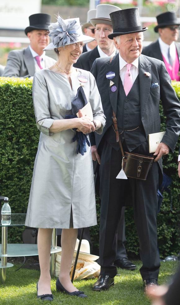 La princesse Anne d'Angleterre et Andrew Parker Bowles (ex mari de Camilla) - Deuxième jour des courses hippiques "Royal Ascot 2022" à l'hippodrome d'Ascot dans le Berkshire le 15 juin 2022. AGENCE / BESTIMAGE