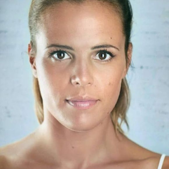 Il était très concerné, à tel point qu'il a eu un geste assez rare raconté par l'ancienne nageuse dans son livre.

Le livre 'Entre les lignes' de Laure Manaudou.