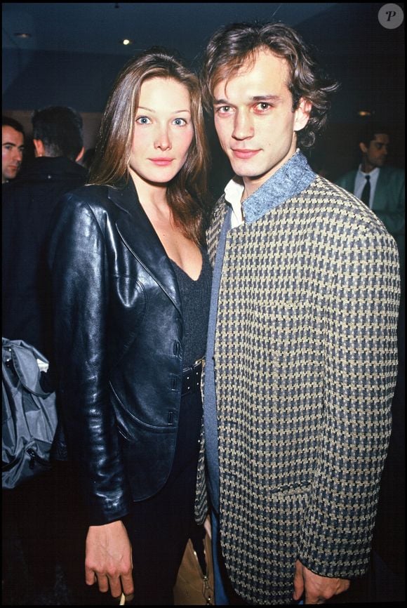 Venue sans son mari, Nicolas Sarkozy, Carla Bruni n'était pas seule puisqu'elle a même retrouvé un de ses anciens amoureux. 



Carla Bruni et son ancien compagnon Vincent Pérez BERTRAND RINDOFF PETROFF / BESTIMAGE