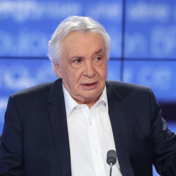 Michel Sardou a accueilli une journaliste chez lui

Michel Sardou apparaît sur BFM TV à Paris, France. Photo by Jerome Dominé/ABACAPRESS.COM