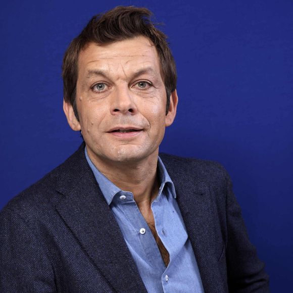 Laurent Mariotte pose lors d'une séance de portrait à Paris, France, en novembre 2017. Photo par VIM/ABACAPRESS.COM