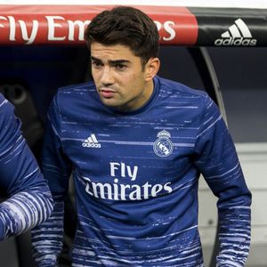 Le milieu de terrain français du Real Madrid, Enzo Zidane, sur le banc de touche lors du match retour des 32e de finale de la Coupe du Roi contre Cultural Leonesa, joué au stade Santiago Bernabeu à Madrid, Espagne, le 30 novembre 2016. Photo par Emilio Naranjo/Efe/ABACAPRESS.COM